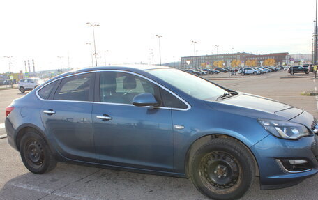 Opel Astra J, 2013 год, 990 000 рублей, 3 фотография