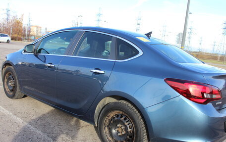 Opel Astra J, 2013 год, 990 000 рублей, 4 фотография