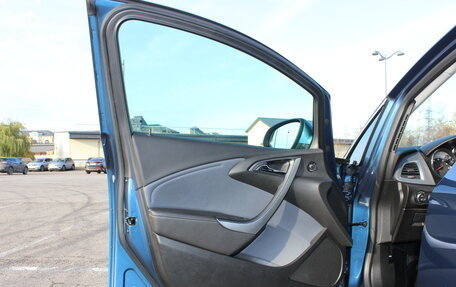 Opel Astra J, 2013 год, 990 000 рублей, 17 фотография