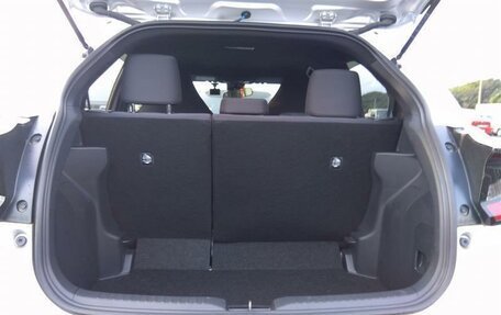 Toyota Yaris, 2020 год, 1 650 000 рублей, 9 фотография