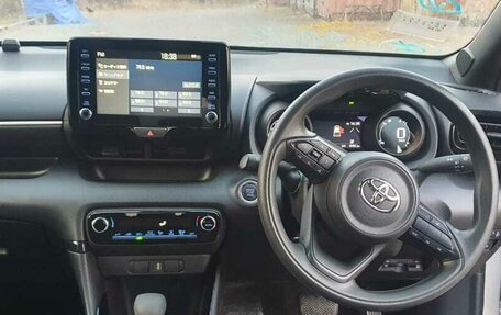 Toyota Yaris, 2020 год, 1 650 000 рублей, 13 фотография
