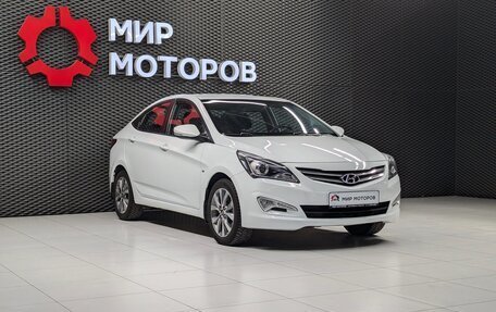 Hyundai Solaris II рестайлинг, 2015 год, 999 000 рублей, 3 фотография