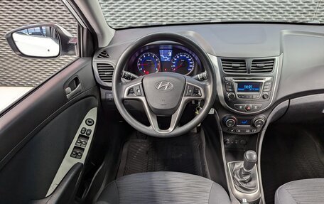 Hyundai Solaris II рестайлинг, 2015 год, 999 000 рублей, 14 фотография