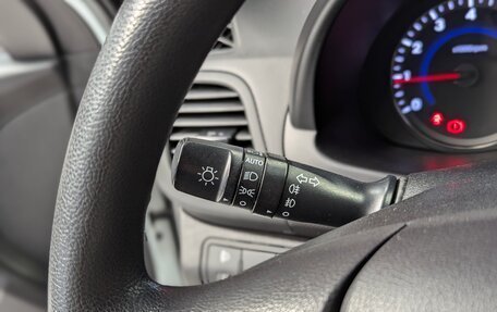 Hyundai Solaris II рестайлинг, 2015 год, 999 000 рублей, 24 фотография