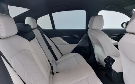 BMW 5 серия, 2025 год, 9 890 000 рублей, 16 фотография