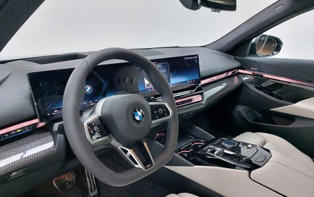BMW 5 серия, 2025 год, 9 890 000 рублей, 14 фотография