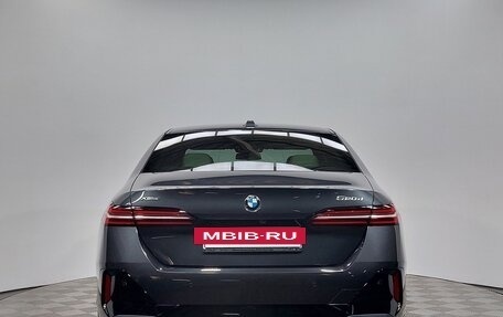 BMW 5 серия, 2025 год, 9 890 000 рублей, 7 фотография