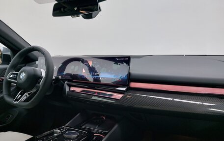 BMW 5 серия, 2025 год, 9 890 000 рублей, 21 фотография