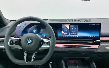 BMW 5 серия, 2025 год, 9 890 000 рублей, 23 фотография