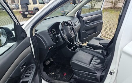 Mitsubishi Outlander III рестайлинг 3, 2014 год, 1 450 000 рублей, 3 фотография