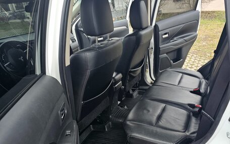 Mitsubishi Outlander III рестайлинг 3, 2014 год, 1 450 000 рублей, 4 фотография