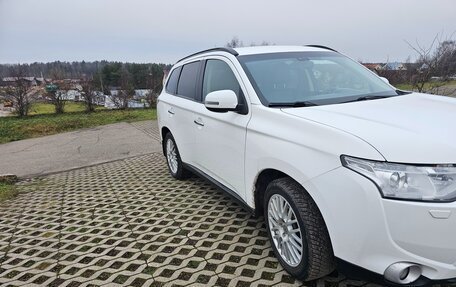 Mitsubishi Outlander III рестайлинг 3, 2014 год, 1 450 000 рублей, 6 фотография