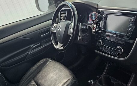 Mitsubishi Outlander III рестайлинг 3, 2014 год, 1 450 000 рублей, 11 фотография