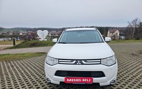Mitsubishi Outlander III рестайлинг 3, 2014 год, 1 450 000 рублей, 2 фотография