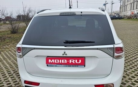 Mitsubishi Outlander III рестайлинг 3, 2014 год, 1 450 000 рублей, 15 фотография