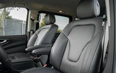 Mercedes-Benz V-Класс, 2024 год, 9 950 000 рублей, 21 фотография