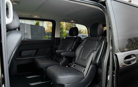 Mercedes-Benz V-Класс, 2024 год, 9 950 000 рублей, 23 фотография