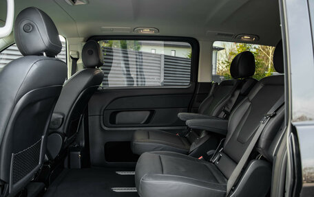 Mercedes-Benz V-Класс, 2024 год, 9 950 000 рублей, 24 фотография