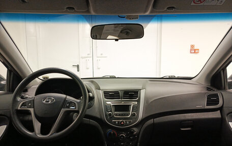 Hyundai Solaris II рестайлинг, 2016 год, 929 000 рублей, 18 фотография