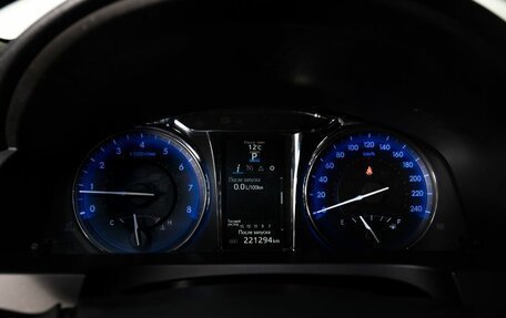 Toyota Camry, 2017 год, 2 170 000 рублей, 10 фотография