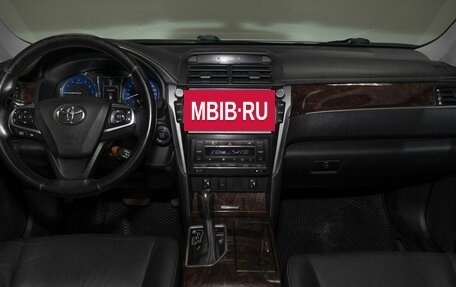 Toyota Camry, 2017 год, 2 170 000 рублей, 7 фотография