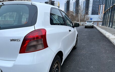 Toyota Yaris III рестайлинг, 2008 год, 399 000 рублей, 4 фотография