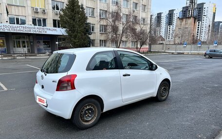 Toyota Yaris III рестайлинг, 2008 год, 399 000 рублей, 3 фотография