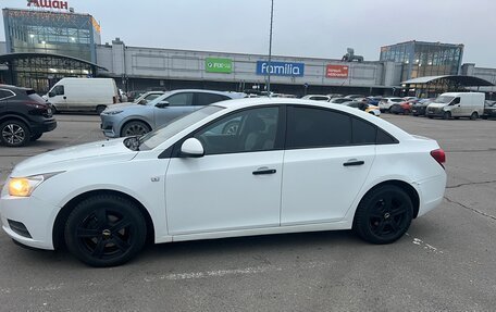 Chevrolet Cruze II, 2011 год, 700 000 рублей, 2 фотография