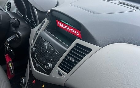 Chevrolet Cruze II, 2011 год, 700 000 рублей, 17 фотография