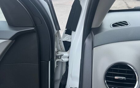 Chevrolet Cruze II, 2011 год, 700 000 рублей, 19 фотография