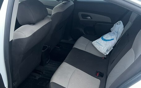 Chevrolet Cruze II, 2011 год, 700 000 рублей, 21 фотография