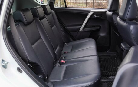 Toyota RAV4, 2015 год, 2 320 000 рублей, 7 фотография