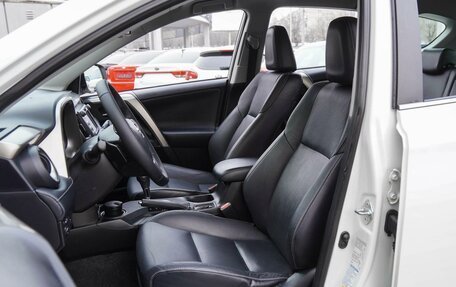 Toyota RAV4, 2015 год, 2 320 000 рублей, 10 фотография