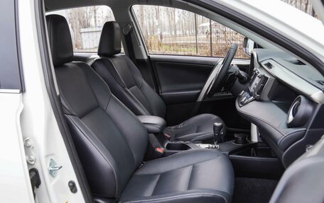 Toyota RAV4, 2015 год, 2 320 000 рублей, 8 фотография