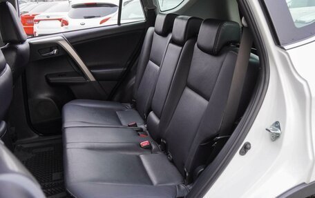 Toyota RAV4, 2015 год, 2 320 000 рублей, 9 фотография