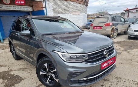 Volkswagen Tiguan II, 2021 год, 2 300 000 рублей, 1 фотография