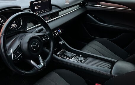 Mazda 6, 2018 год, 1 600 000 рублей, 11 фотография