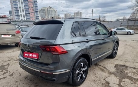 Volkswagen Tiguan II, 2021 год, 2 300 000 рублей, 4 фотография