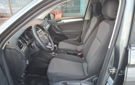 Volkswagen Tiguan II, 2021 год, 2 300 000 рублей, 10 фотография