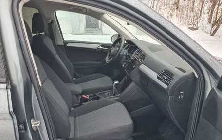 Volkswagen Tiguan II, 2021 год, 2 300 000 рублей, 14 фотография