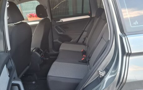 Volkswagen Tiguan II, 2021 год, 2 300 000 рублей, 13 фотография