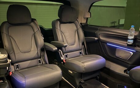 Mercedes-Benz V-Класс, 2019 год, 6 000 000 рублей, 2 фотография