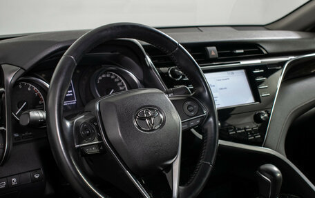 Toyota Camry, 2020 год, 3 320 000 рублей, 13 фотография