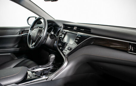 Toyota Camry, 2020 год, 3 320 000 рублей, 9 фотография