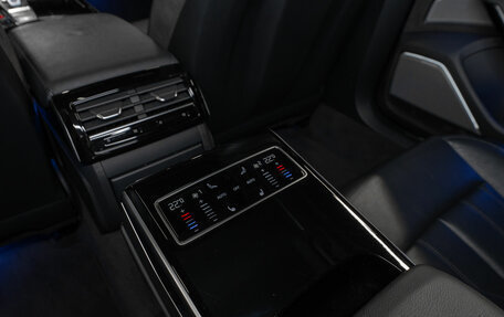 Audi A8, 2019 год, 5 800 000 рублей, 16 фотография