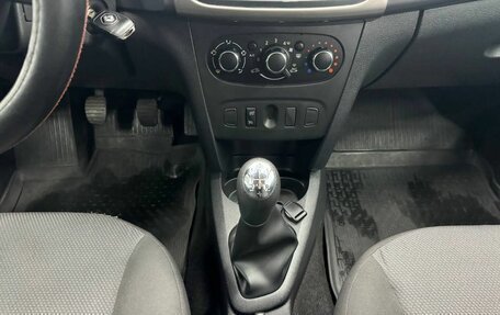 Renault Sandero II рестайлинг, 2018 год, 869 000 рублей, 14 фотография