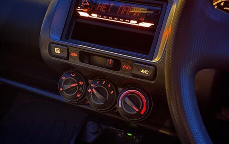 Honda Fit III, 2004 год, 490 000 рублей, 13 фотография