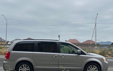 Dodge Caravan V, 2016 год, 2 300 000 рублей, 7 фотография