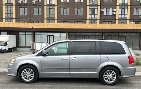Dodge Caravan V, 2016 год, 2 300 000 рублей, 3 фотография