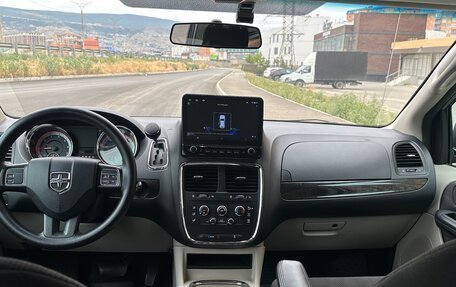 Dodge Caravan V, 2016 год, 2 300 000 рублей, 11 фотография